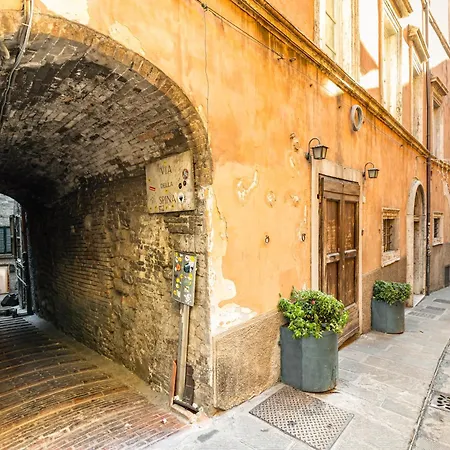Historic With Rooftop Views Perugia